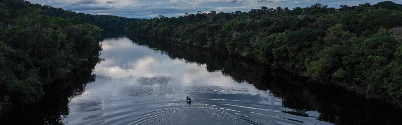 A justiça e a paz  jorrem como torrente  inexaurível de água pura 