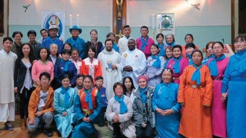  A chegada do Pontífice à Mongólia  encoraja fiéis e missionários  POR-023