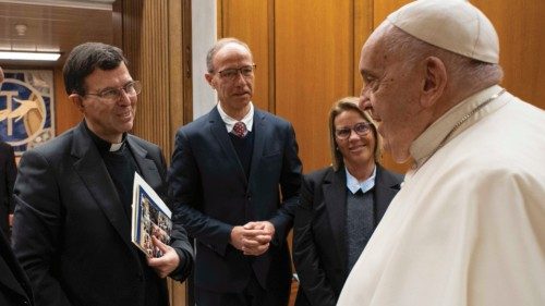 Os vencedores recebidos pelo Papa na sala Régia do Vaticano POR-049 Os vencedores recebidos pelo Papa na sala Régia do Vaticano POR-049