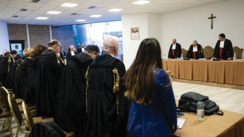 Condenações a 37 anos de prisão aos réus POR-051 Condenações a 37 anos de prisão aos réus POR-051