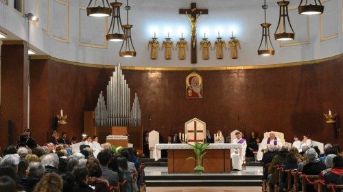 Celebração penitencial presidida pelo Papa Francisco na paróquia romana de São Pio v POR-011 Celebração penitencial presidida pelo Papa Francisco na paróquia romana de São Pio v POR-011
