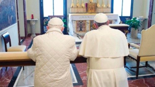 Francisco recorda Bento xvi : «Para mim foi um pai» POR-014 Francisco recorda Bento xvi : «Para mim foi um pai» POR-014
