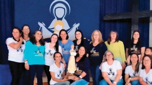Mães que rezam pelos filhos POR-015 Mães que rezam pelos filhos POR-015