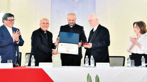 Encorajamento à missão da Igreja na educação e no diálogo com a cultura POR-035 Encorajamento à missão da Igreja na educação e no diálogo com a cultura POR-035