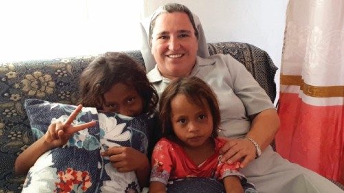 Gratas por servir e fazer a diferença na vida das pessoas em dificuldade POR-038 Gratas por servir e fazer a diferença na vida das pessoas em dificuldade POR-038