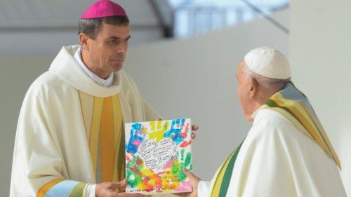 Não há lugar para abusos na Igreja POR-040 Não há lugar para abusos na Igreja POR-040