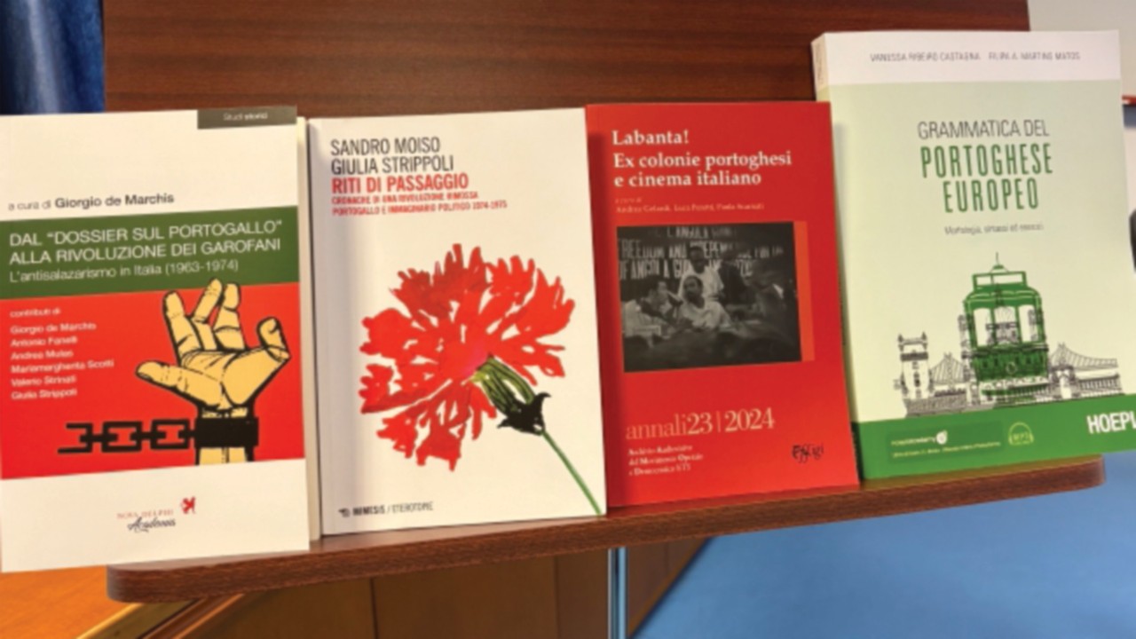  Eco de 50 anos de democracia   POR-007