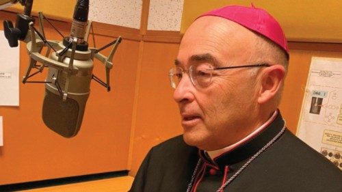  Leão XIV, um Papa que escuta  POR-008